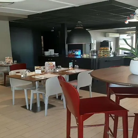 Kyriad Direct Montpellier Jean De Védas - La Peyrière Hotel
