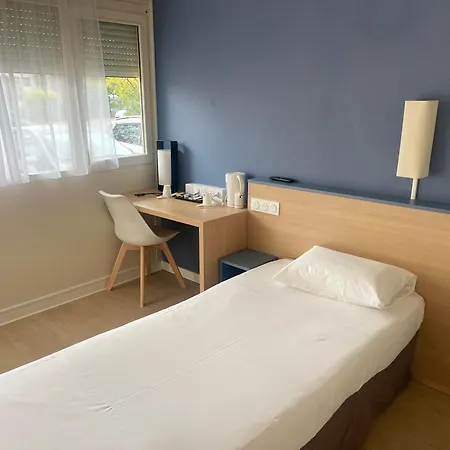 Otel Kyriad Direct Montpellier Jean De Vedas - La Peyriere 2*