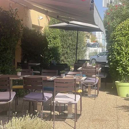 Kyriad Direct Montpellier Jean De Vedas - La Peyriere Otel Saint-Jean-de-Védas