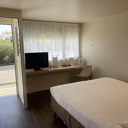 Otel Kyriad Direct Montpellier Jean De Vedas - La Peyriere 2*