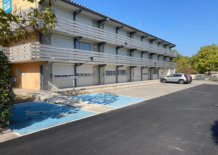 Kyriad Direct Montpellier Jean De Vedas - La Peyriere Hotell 2*