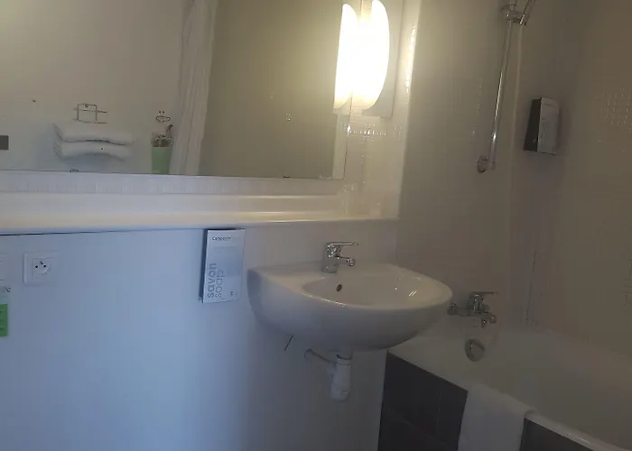Kyriad Direct Montpellier Jean De Vedas - La Peyriere