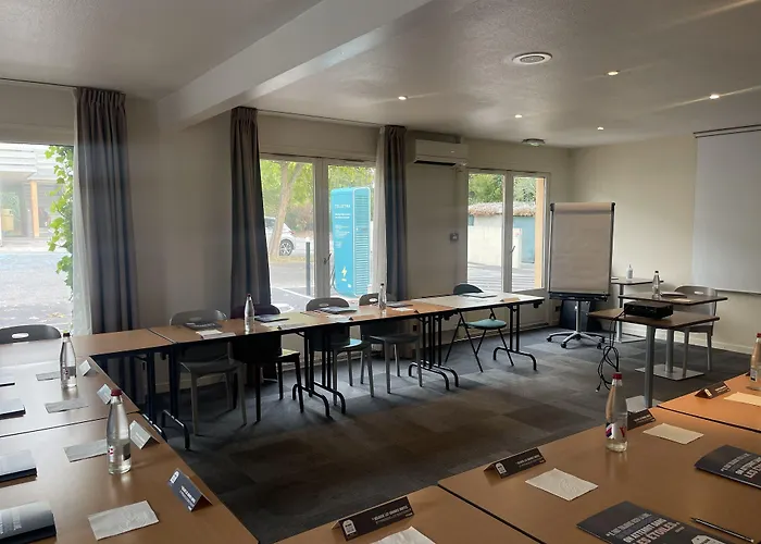 Hotell Kyriad Direct Montpellier Jean De Vedas - La Peyriere Saint-Jean-de-Védas