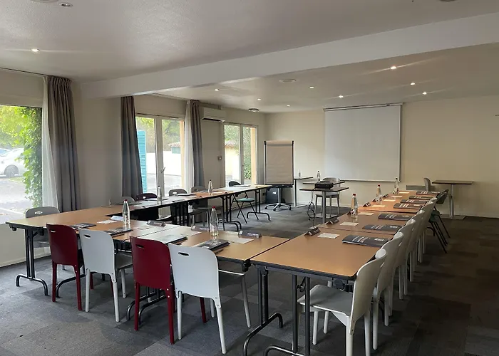 Hotell Kyriad Direct Montpellier Jean De Vedas - La Peyriere