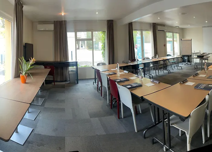 Kyriad Direct Montpellier Jean De Vedas - La Peyriere 2* Saint-Jean-de-Védas