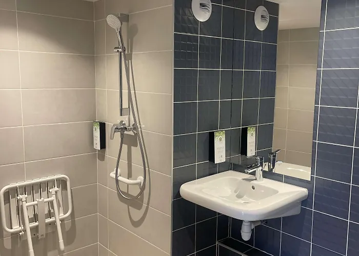 Kyriad Direct Montpellier Jean De Vedas - La Peyriere 2*
