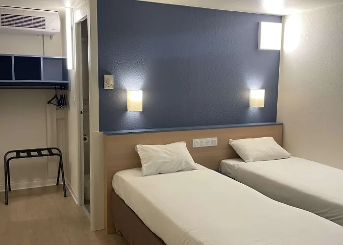Kyriad Direct Montpellier Jean De Vedas - La Peyriere Hotell